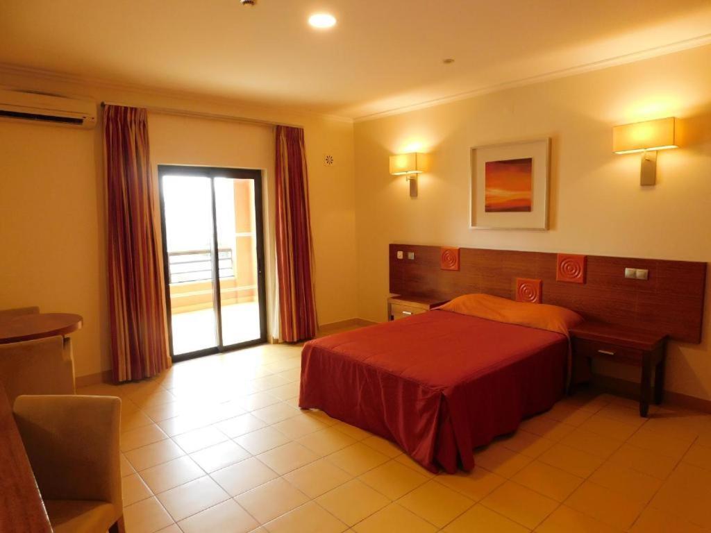 Hotel Praia Sol Quarteira Bagian luar foto