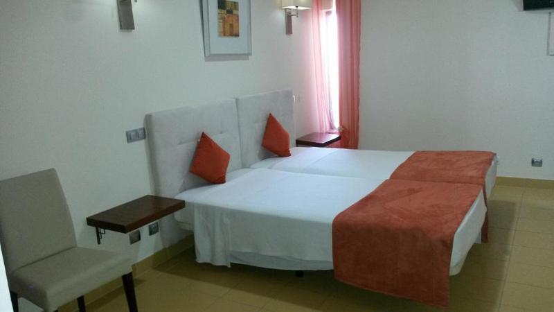 Hotel Praia Sol Quarteira Bagian luar foto